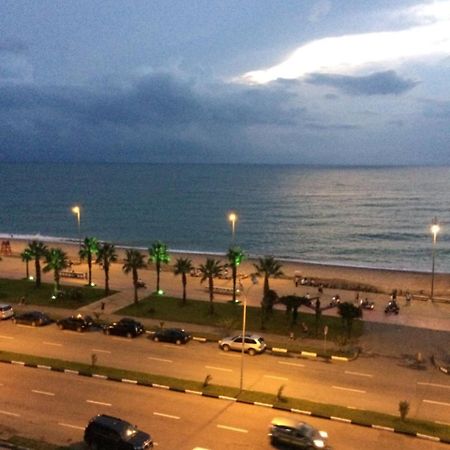 House On The Beach باتومي المظهر الخارجي الصورة